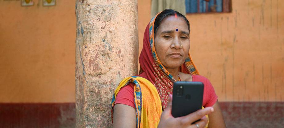 इंदिरा गांधी स्मार्टफोन योजना: सरकार दे रही अधिकार और 3 साल के लिए इंटरनेट फ्री, यहां पर पूरी जानकारी