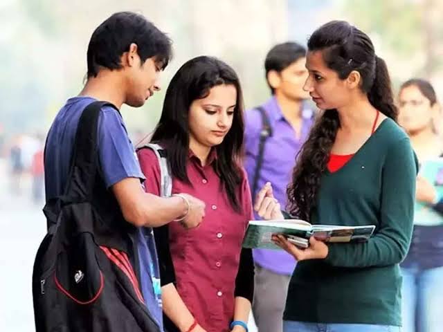 पीएम विद्या लक्ष्मी शिक्षा ऋण योजना 2024: छात्रों को 6.5 लाख रुपये का मिलेगा लोन, विदेश में करें पढ़ाई.. 2 पीएम विद्या लक्ष्मी शिक्षा ऋण योजना 2024: छात्रों को 6.5 लाख रुपये का लोन मिलेगा, विदेश में पढ़ें